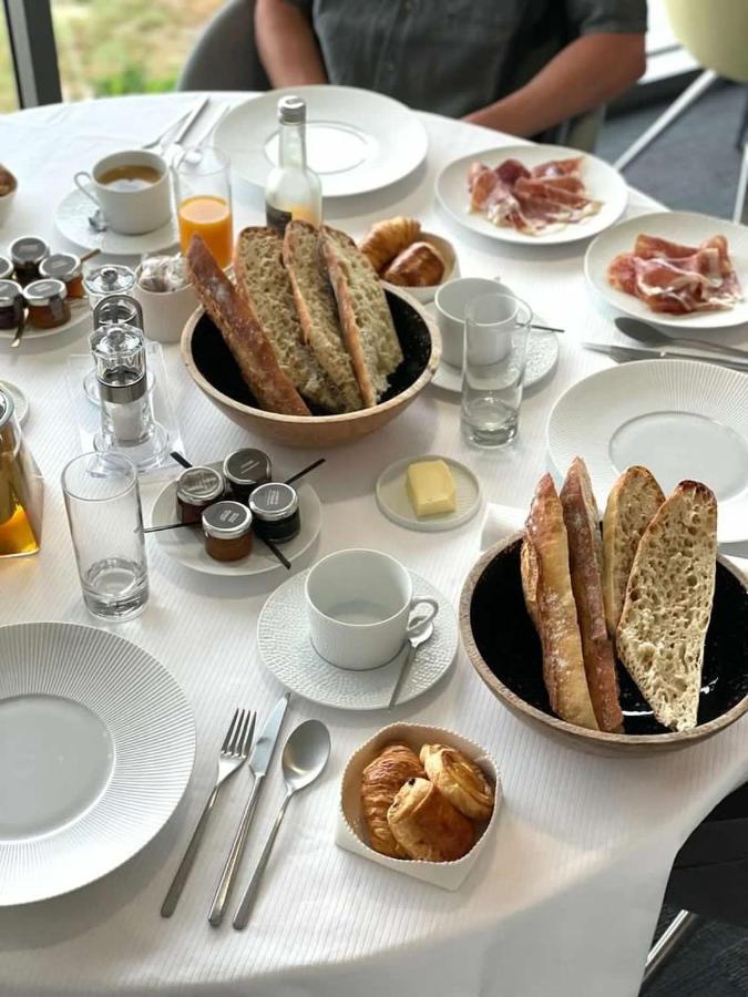 Hotel-Restaurant L'Aquarelle Breuillet  Eksteriør bilde