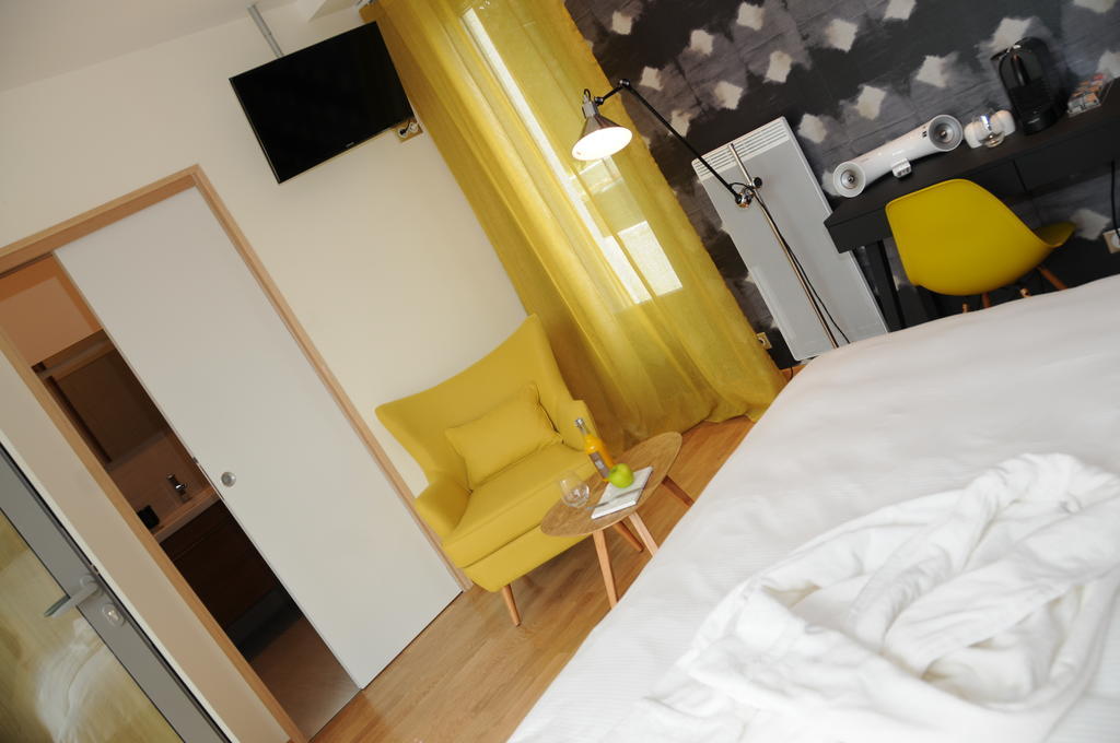 Hotel-Restaurant L'Aquarelle Breuillet  Rom bilde